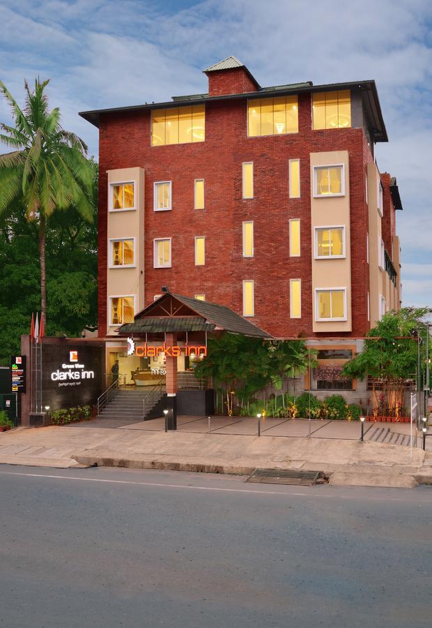 Green View Clarks Inn, Shimoga Exterior photo